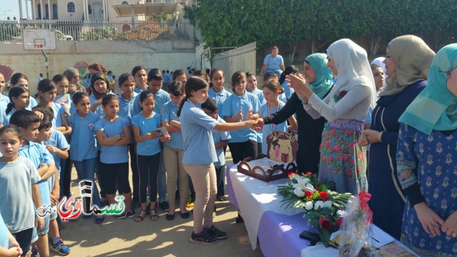 فيديو: مدرسة جنة ابن رشد تنظم حفل تكريم للطلاب الموهوبين والمتفوقين 